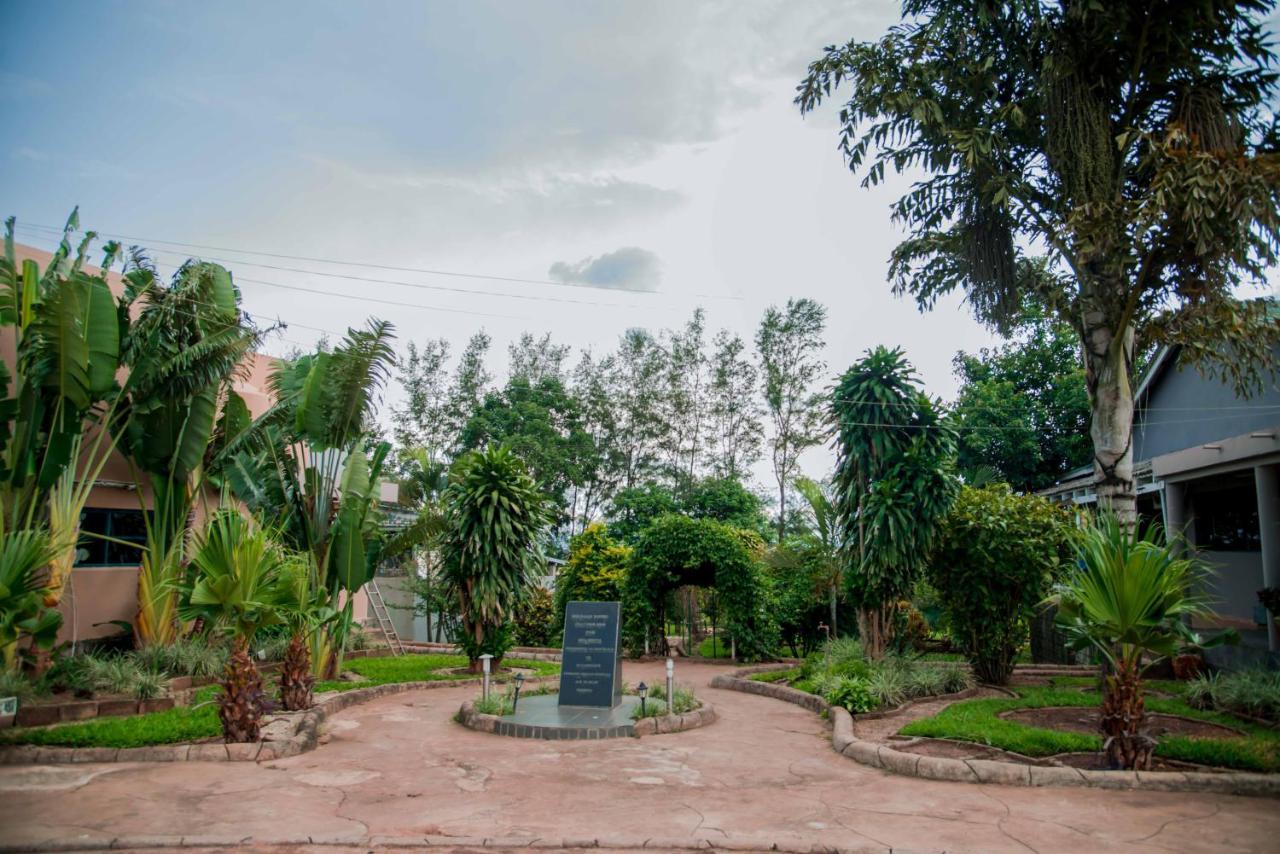 Milpark Hotel Cafumpe Esterno foto