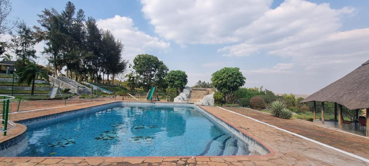 Milpark Hotel Cafumpe Esterno foto