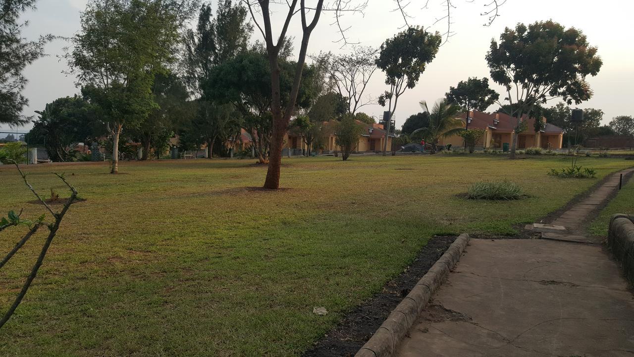 Milpark Hotel Cafumpe Esterno foto