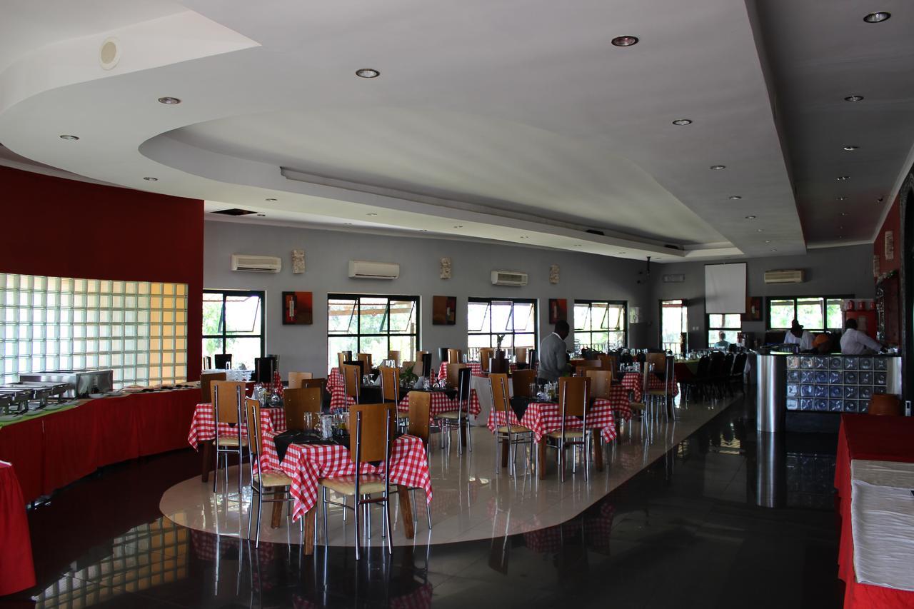 Milpark Hotel Cafumpe Esterno foto